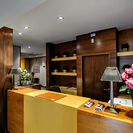 Hospedium Casino Del Tormes فندق